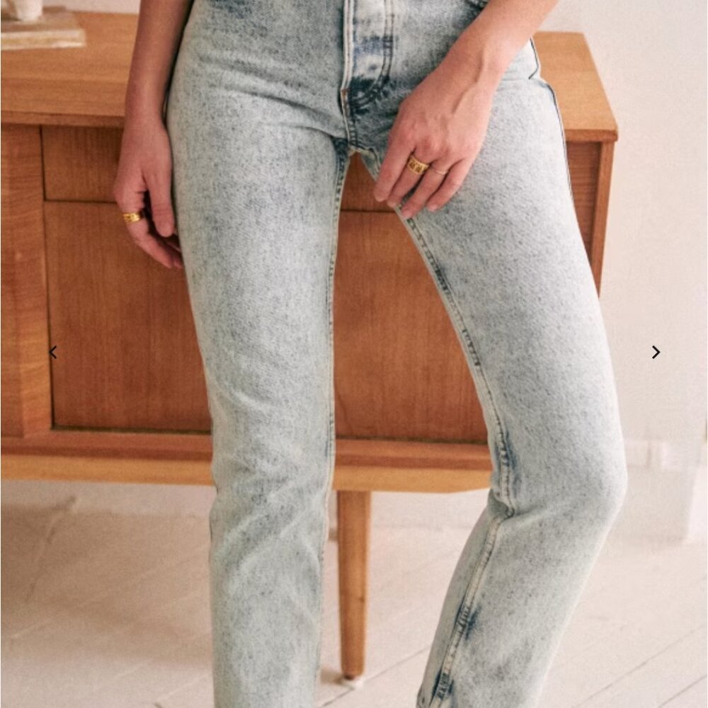 Sezane Women's Straight Leg Jeans in Light Acid Wash Blue - Picture 3 of 7